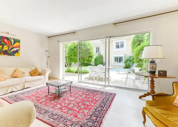 MAGNIFIQUE VILLA À 10 MINUTES À PIED DU CENTRE-VILLE D\'AVIGNON WiFI GRATUIT